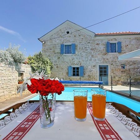 Villa Olive'S Hug à Poljana  Extérieur photo