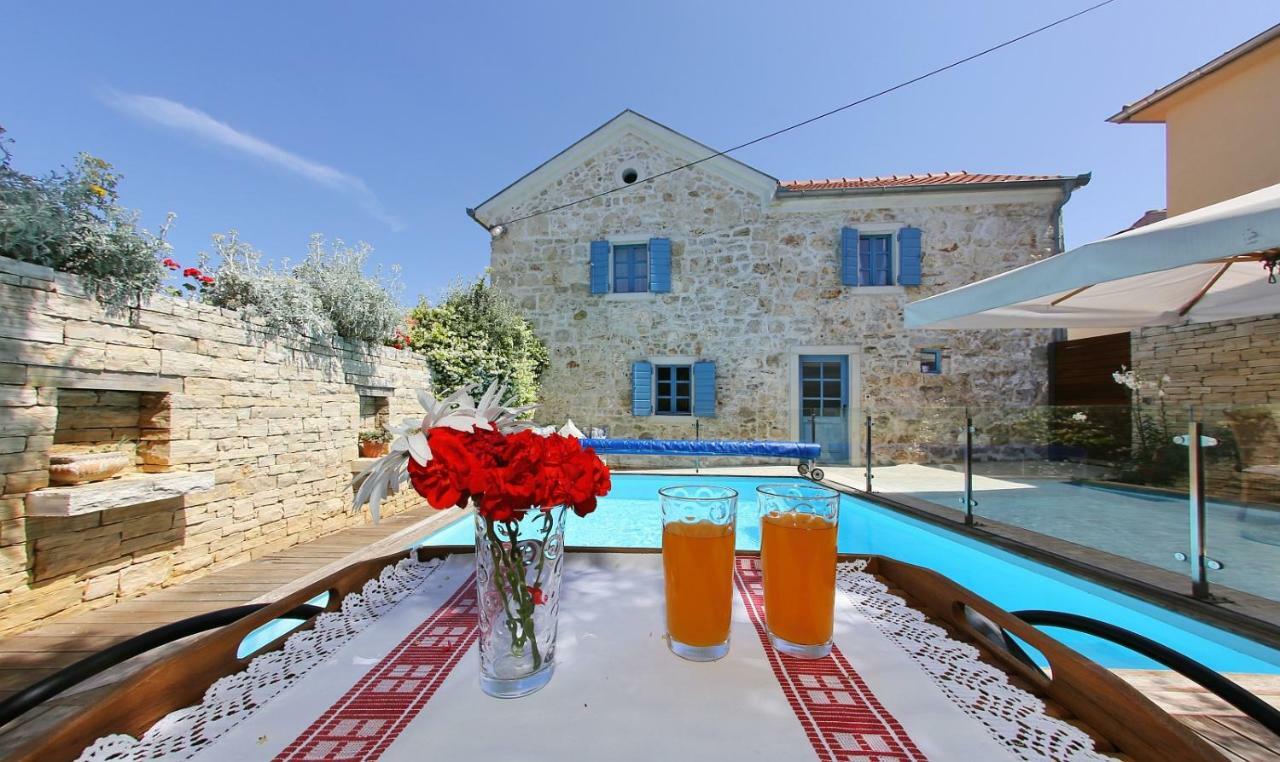 Villa Olive'S Hug à Poljana  Extérieur photo