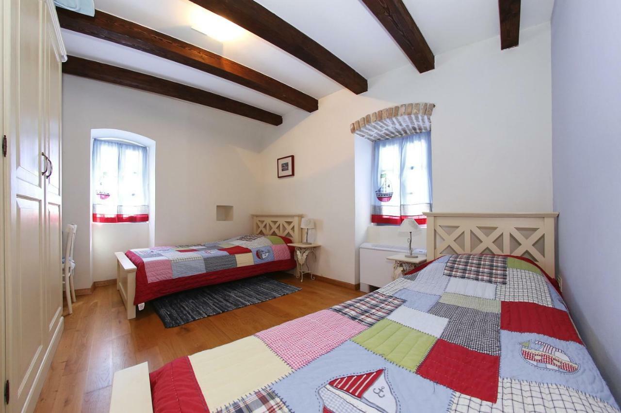 Villa Olive'S Hug à Poljana  Extérieur photo