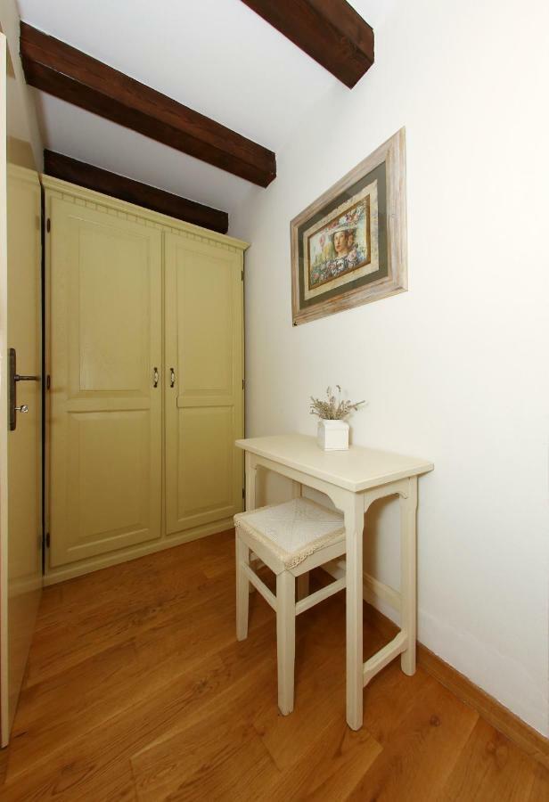 Villa Olive'S Hug à Poljana  Extérieur photo