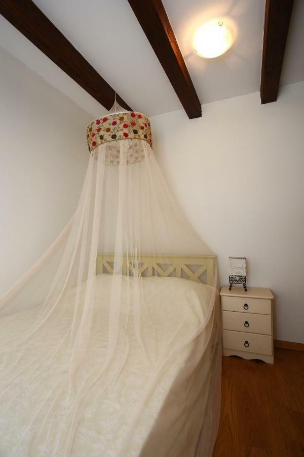 Villa Olive'S Hug à Poljana  Extérieur photo