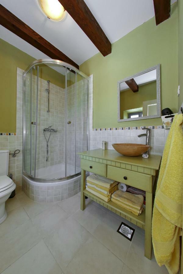 Villa Olive'S Hug à Poljana  Extérieur photo